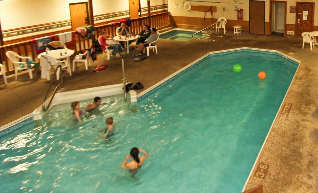 Luck Country Inn Buitenkant foto